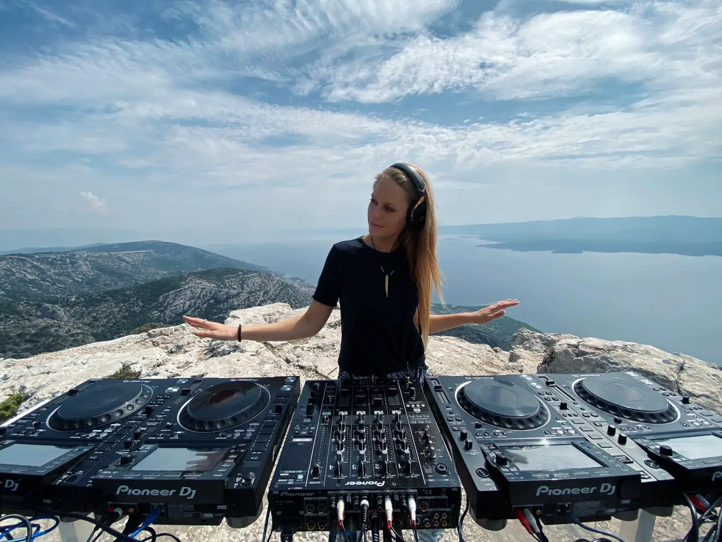 Nora En Pure