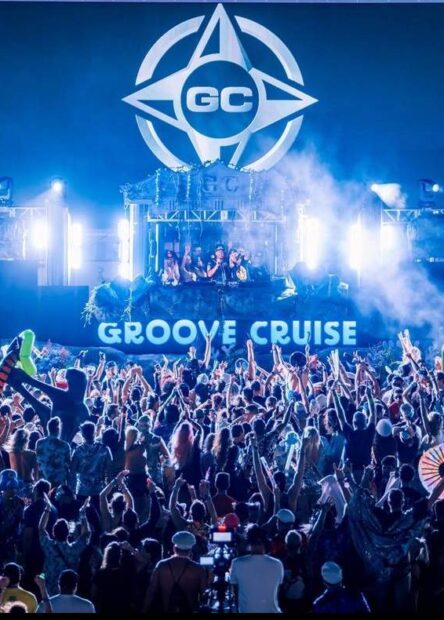 groove cruise themes