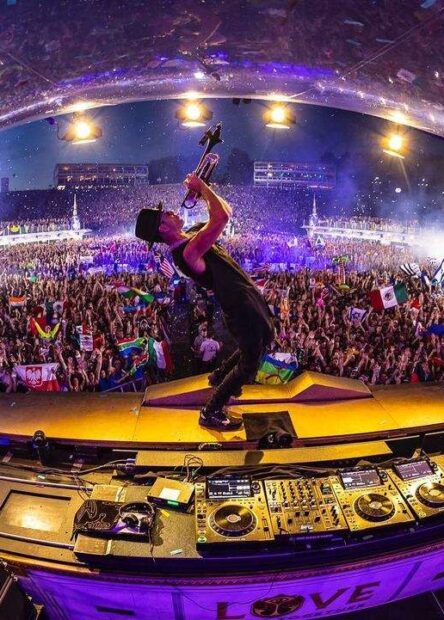 Timmy Trumpet on stage