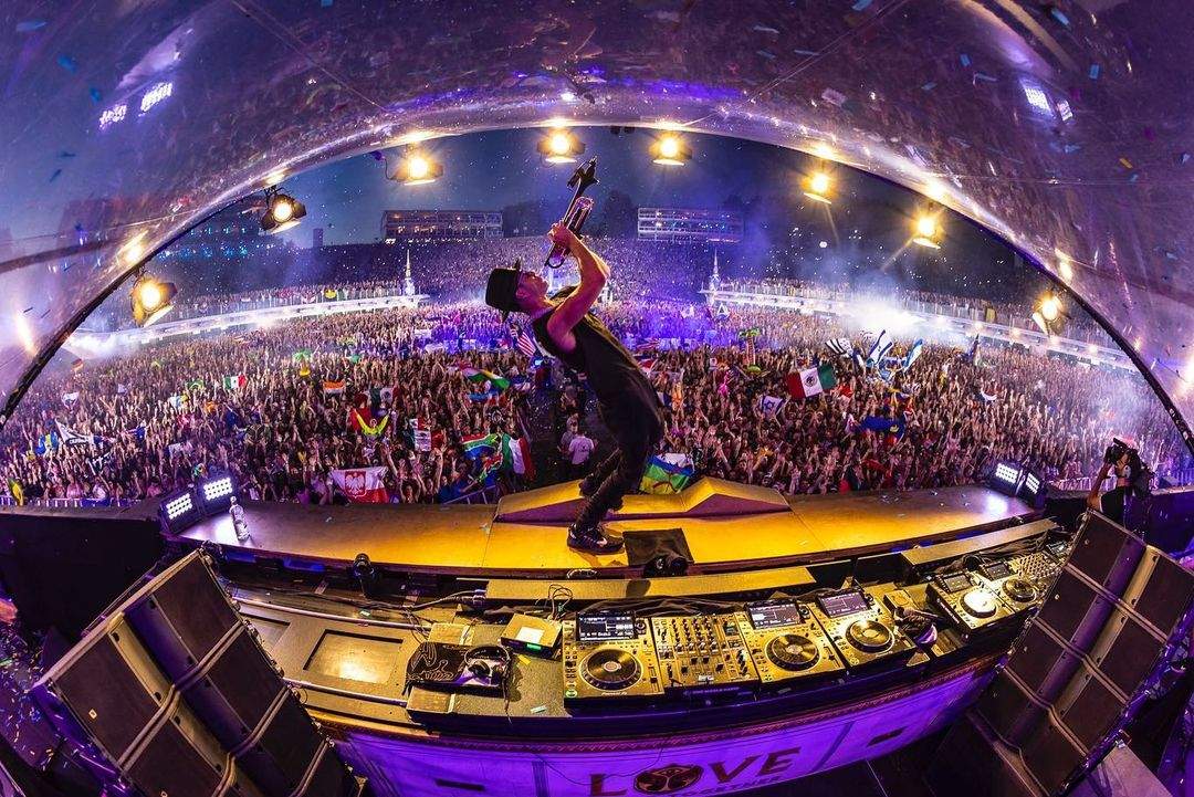 Timmy Trumpet on stage