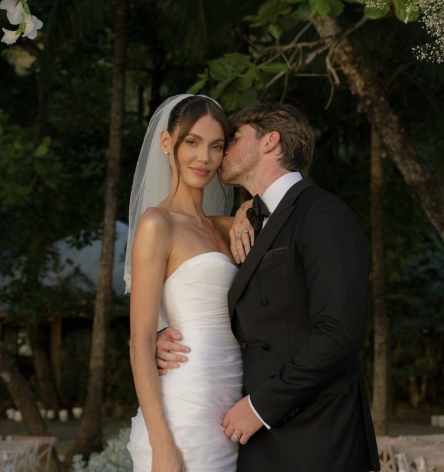 Image courtesy of artist Instagram and @emiliewhitephotography. Drew Taggart and Marianne Fonseca.